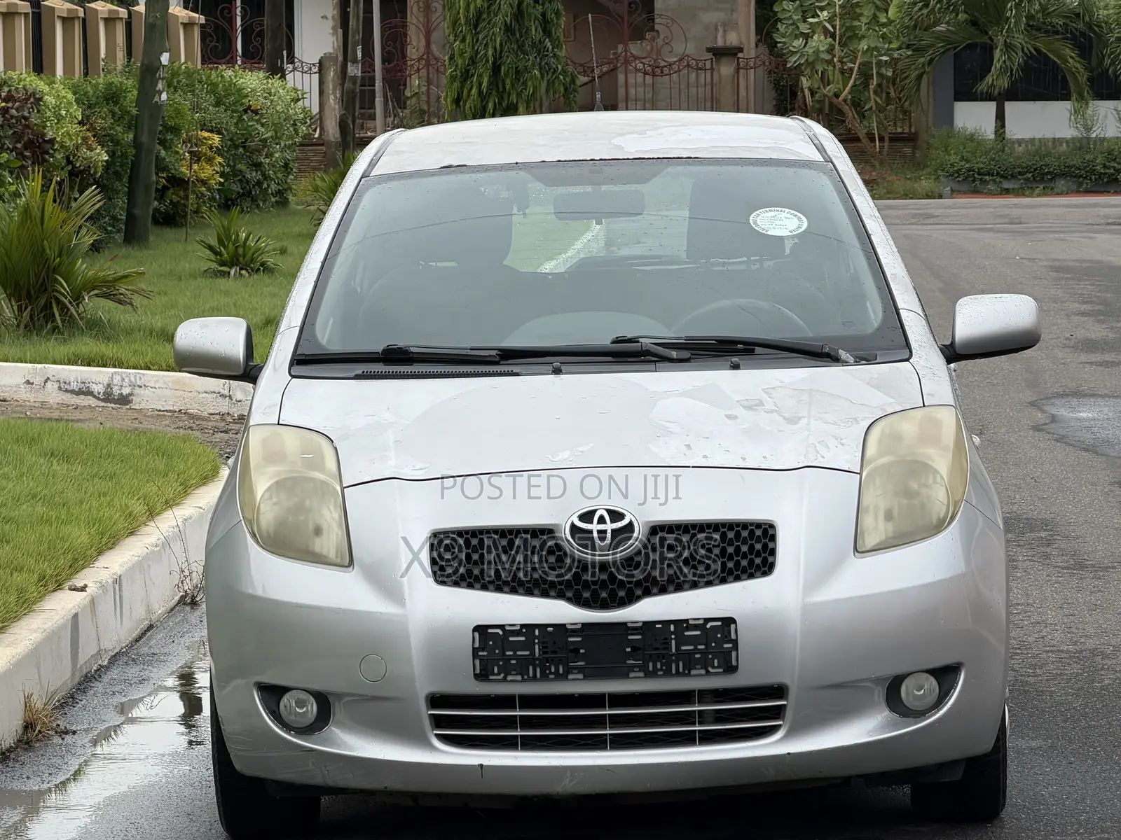 Toyota Yaris Base Hatchback 3dr 2010 Silver