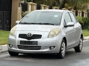 Toyota Yaris Base Hatchback 3dr 2010 Silver