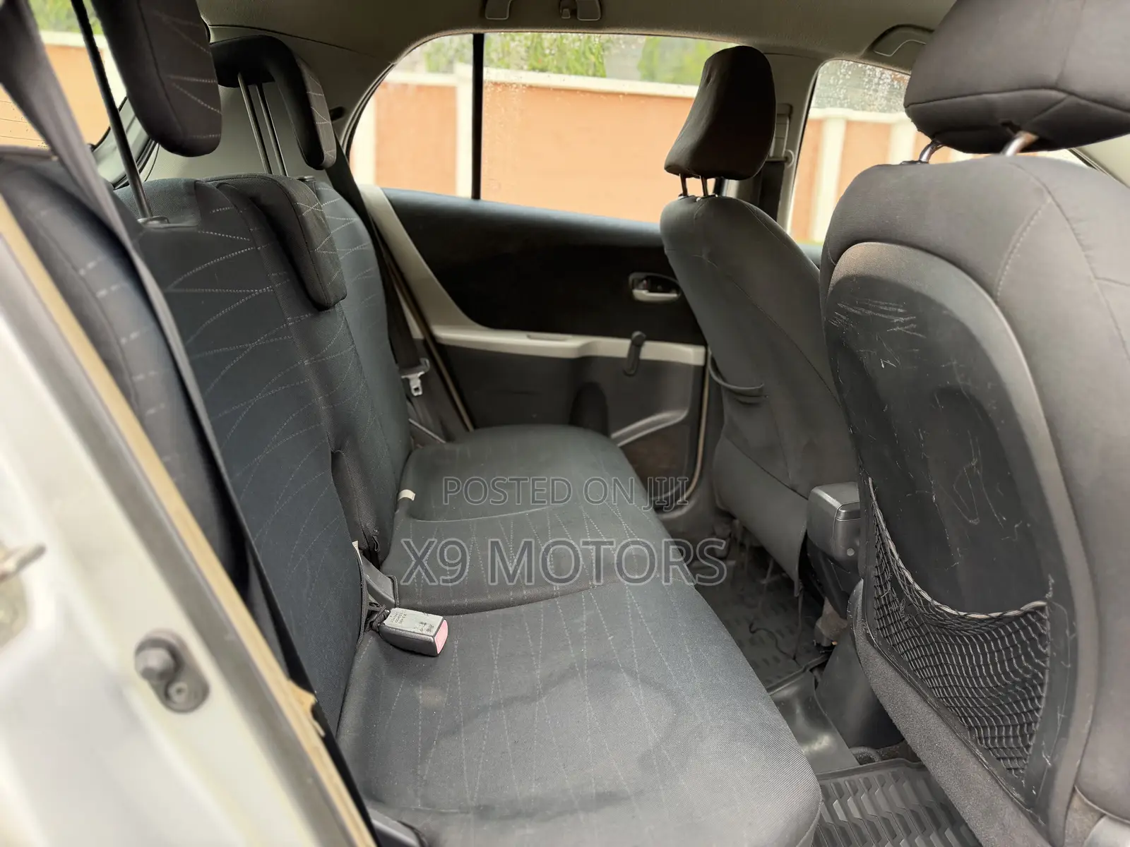Toyota Yaris Base Hatchback 3dr 2010 Silver