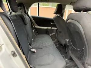 Toyota Yaris Base Hatchback 3dr 2010 Silver