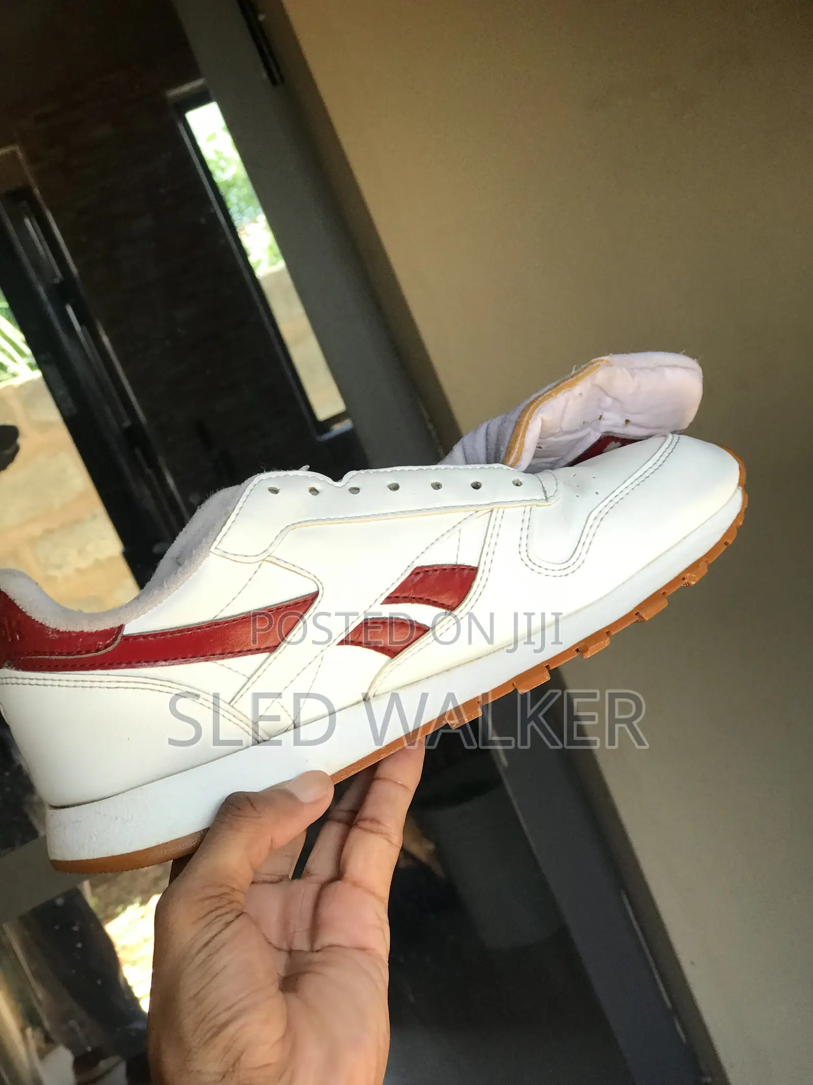 Authentic Reebok Vegan Sneaker (Foss)