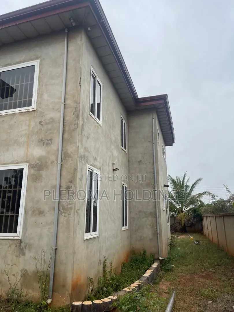 4bdrm Duplex in Prampram for sale