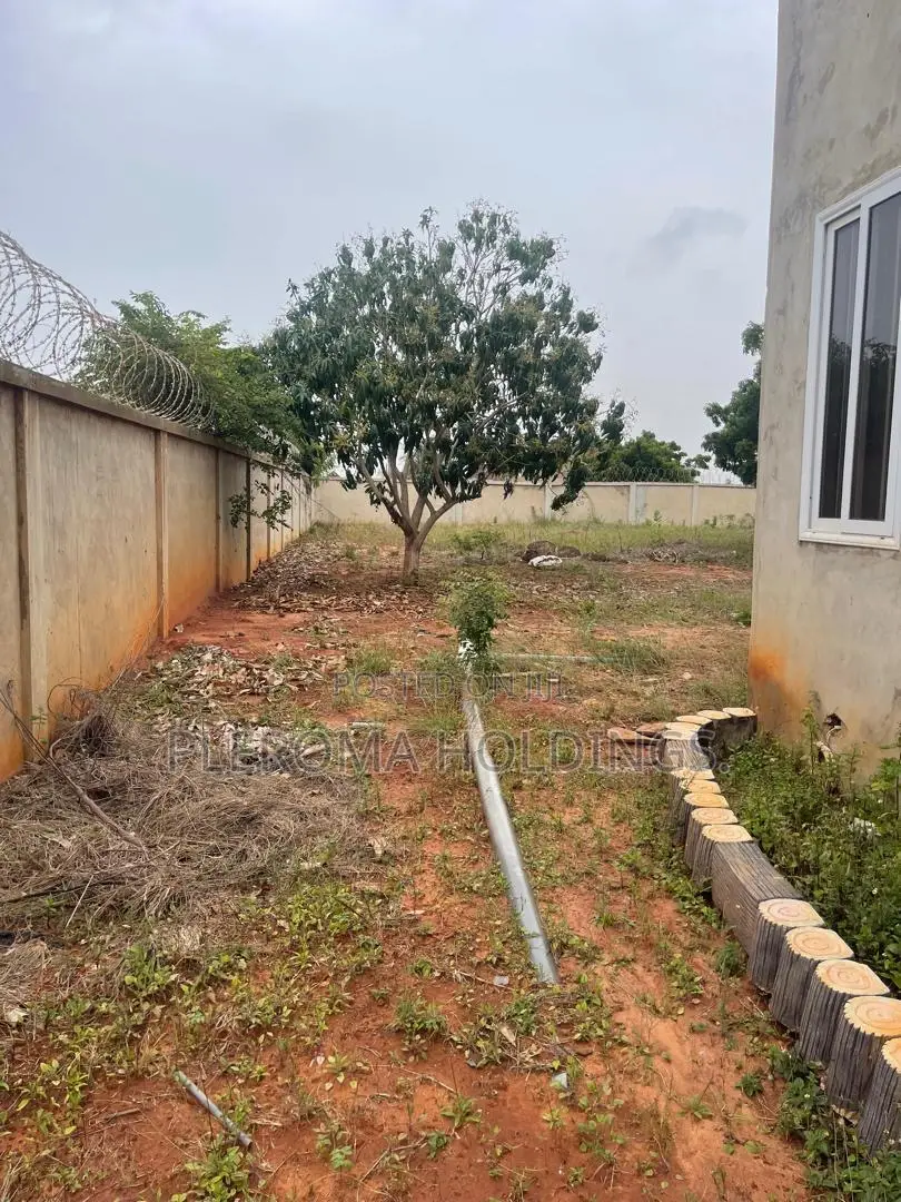 4bdrm Duplex in Prampram for sale