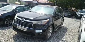 Toyota Highlander LE V6 4x4 (3.5L 6cyl 6A) 2016 Black