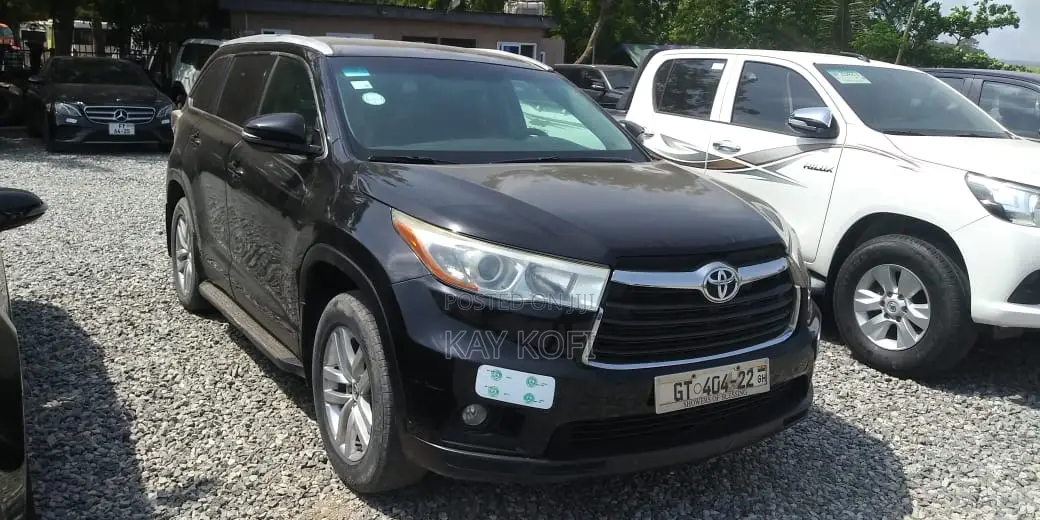 Toyota Highlander LE V6 4x4 (3.5L 6cyl 6A) 2016 Black