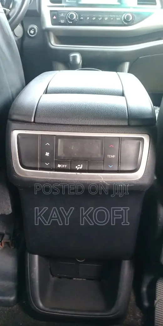 Toyota Highlander LE V6 4x4 (3.5L 6cyl 6A) 2016 Black