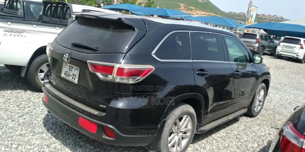 Toyota Highlander LE V6 4x4 (3.5L 6cyl 6A) 2016 Black