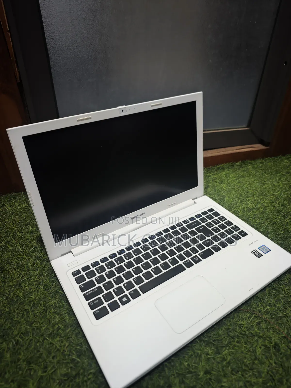 Laptop Medion Akoya S6421 8GB Intel Core i3 HDD+SSD 500GB