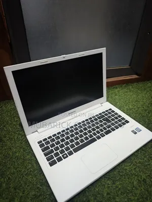 Laptop Medion Akoya S6421 8GB Intel Core i3 HDD+SSD 500GB