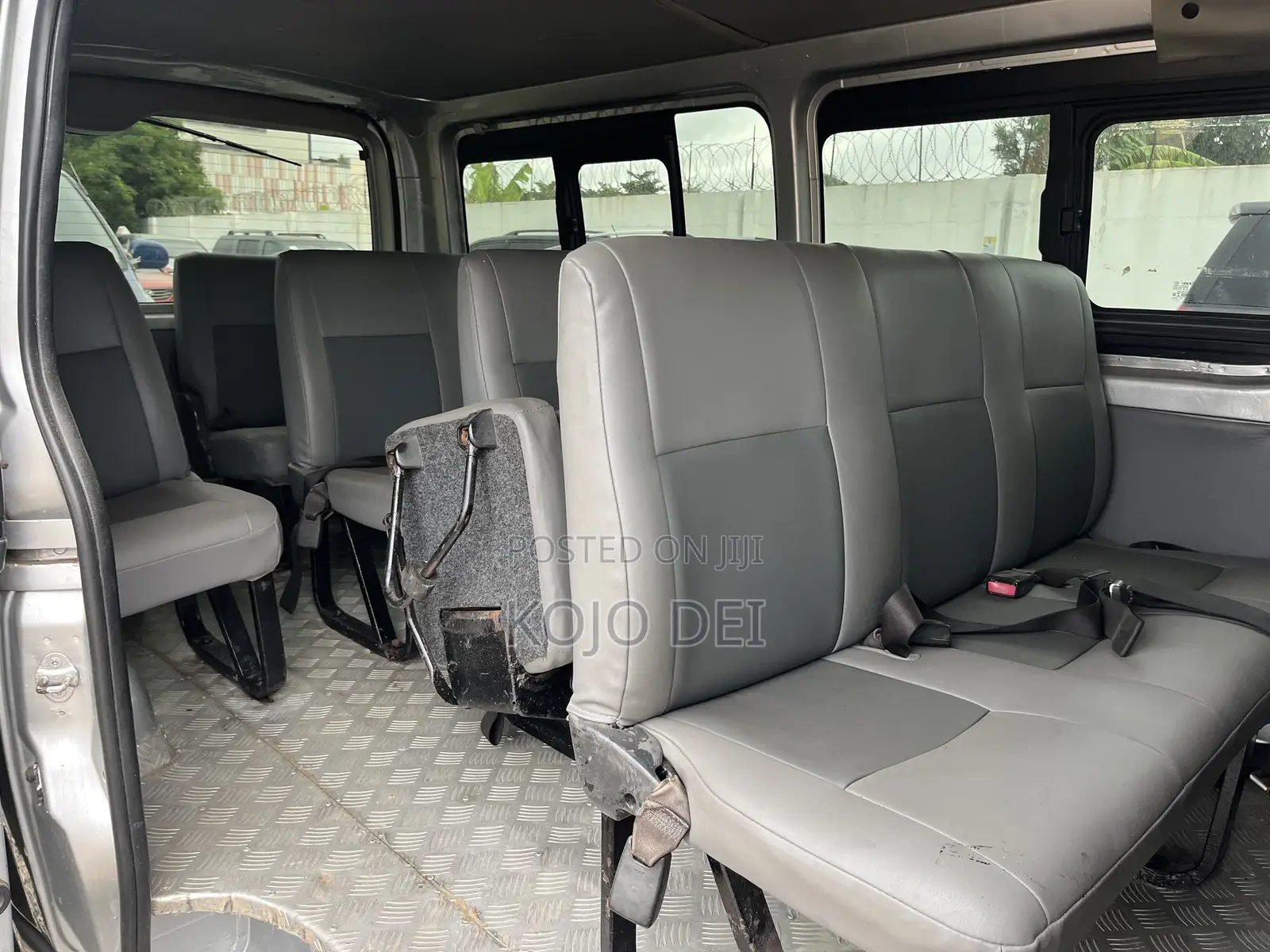 Toyota HiAce 2010 Silver