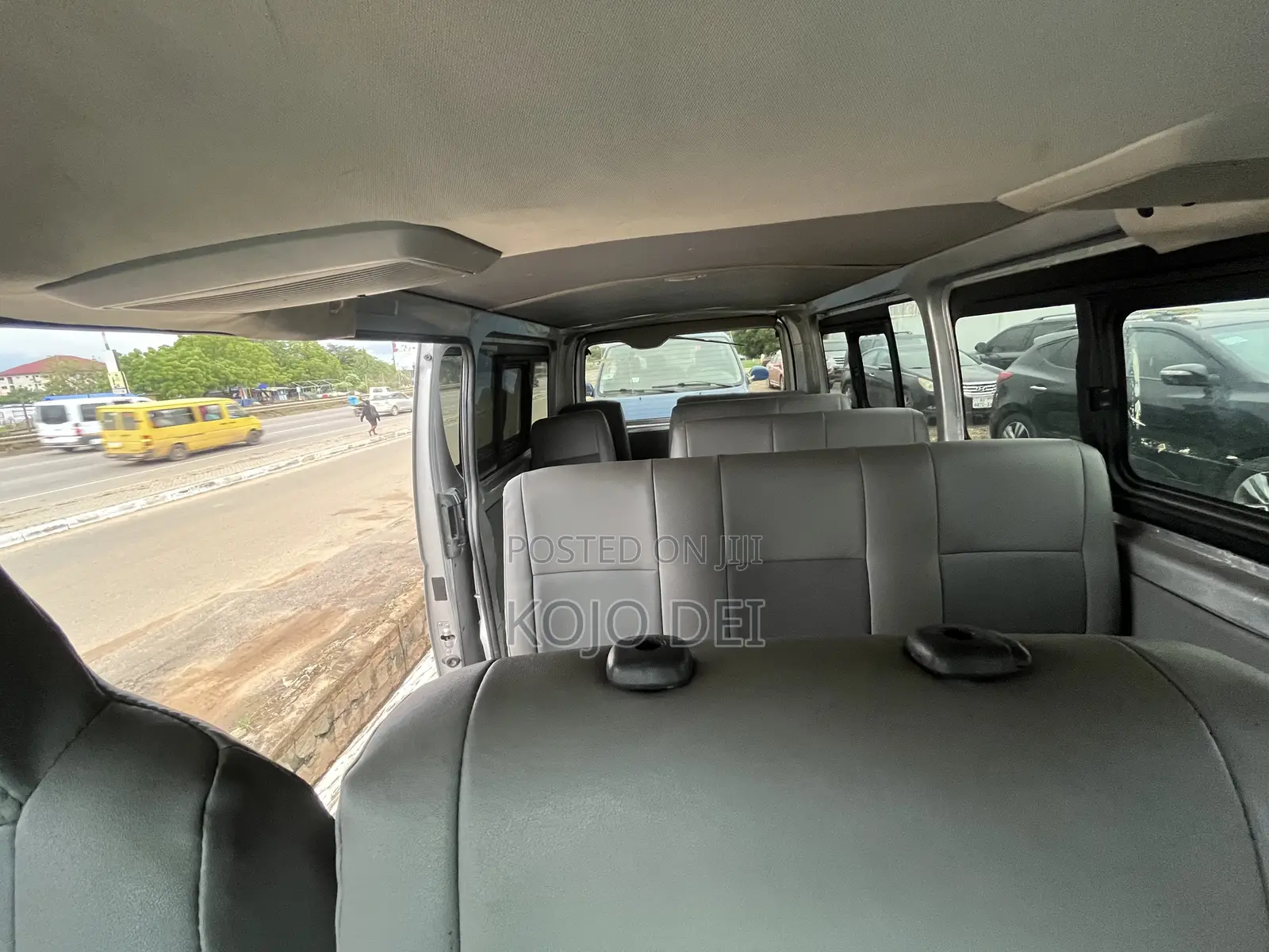Toyota HiAce 2010 Silver