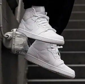 Air Jordan 1 Mid Triple White