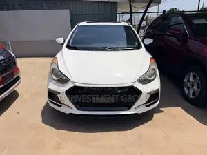 Hyundai Elantra GLS Sedan FWD (1.8L 4cyl 6M) 2013 White