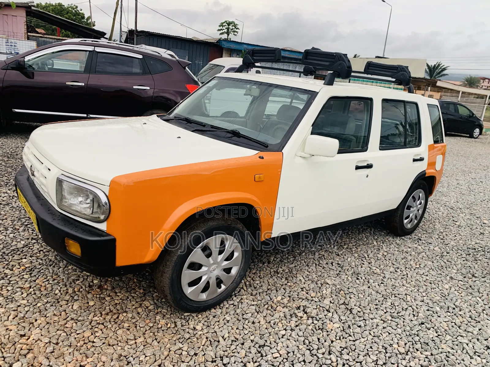 Nissan Rasheen 2000 White