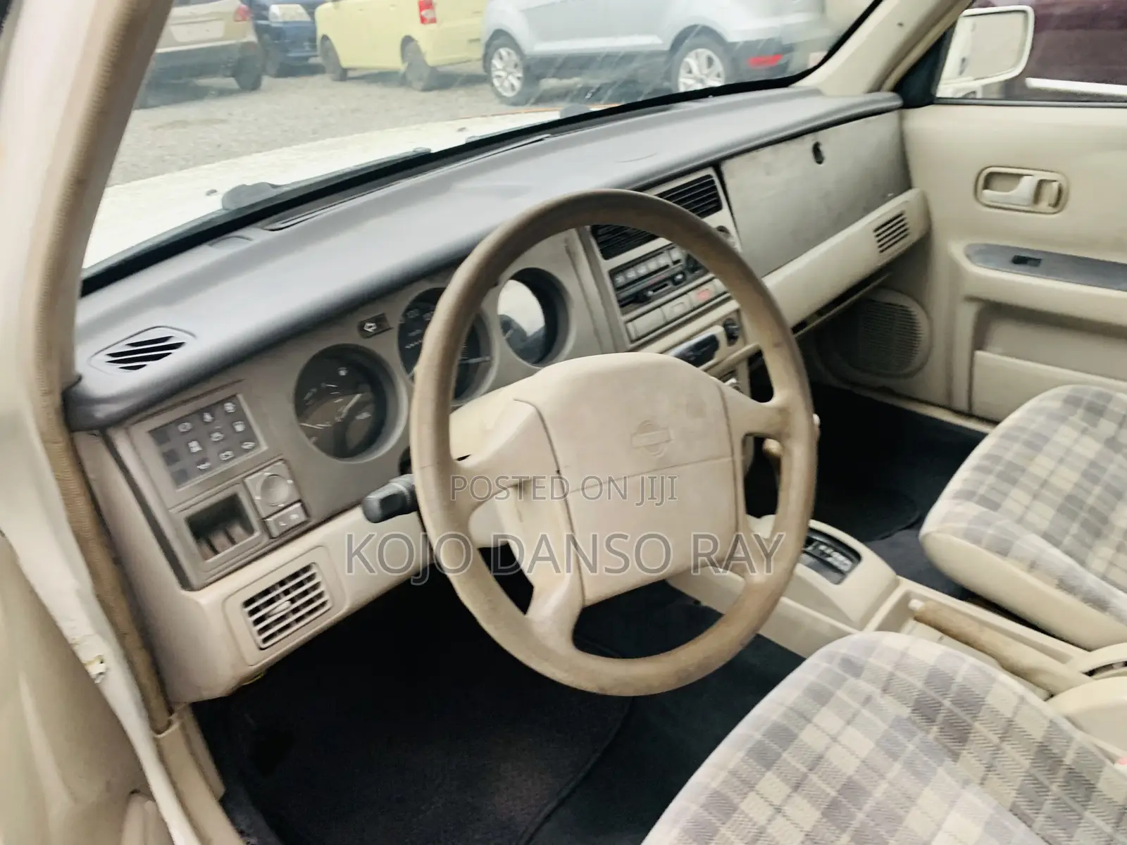 Nissan Rasheen 2000 White