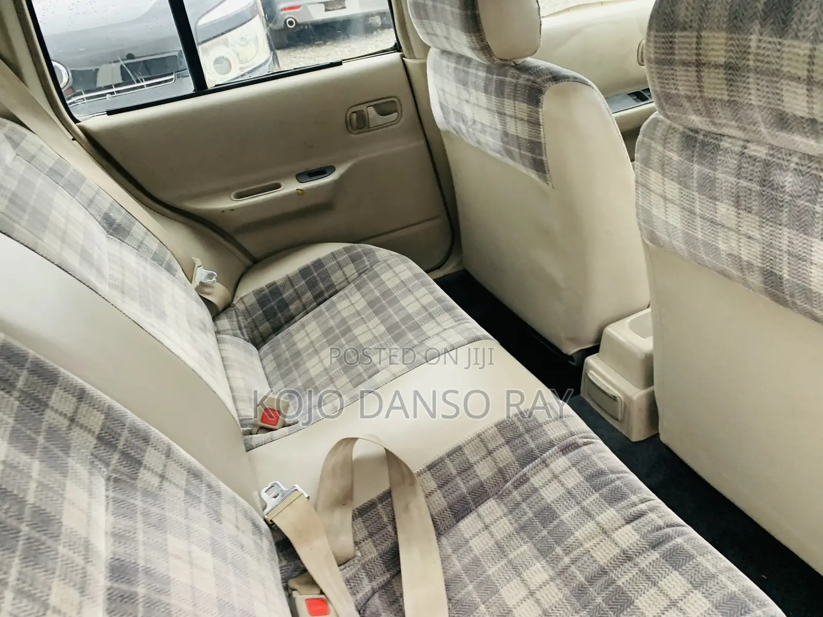 Nissan Rasheen 2000 White