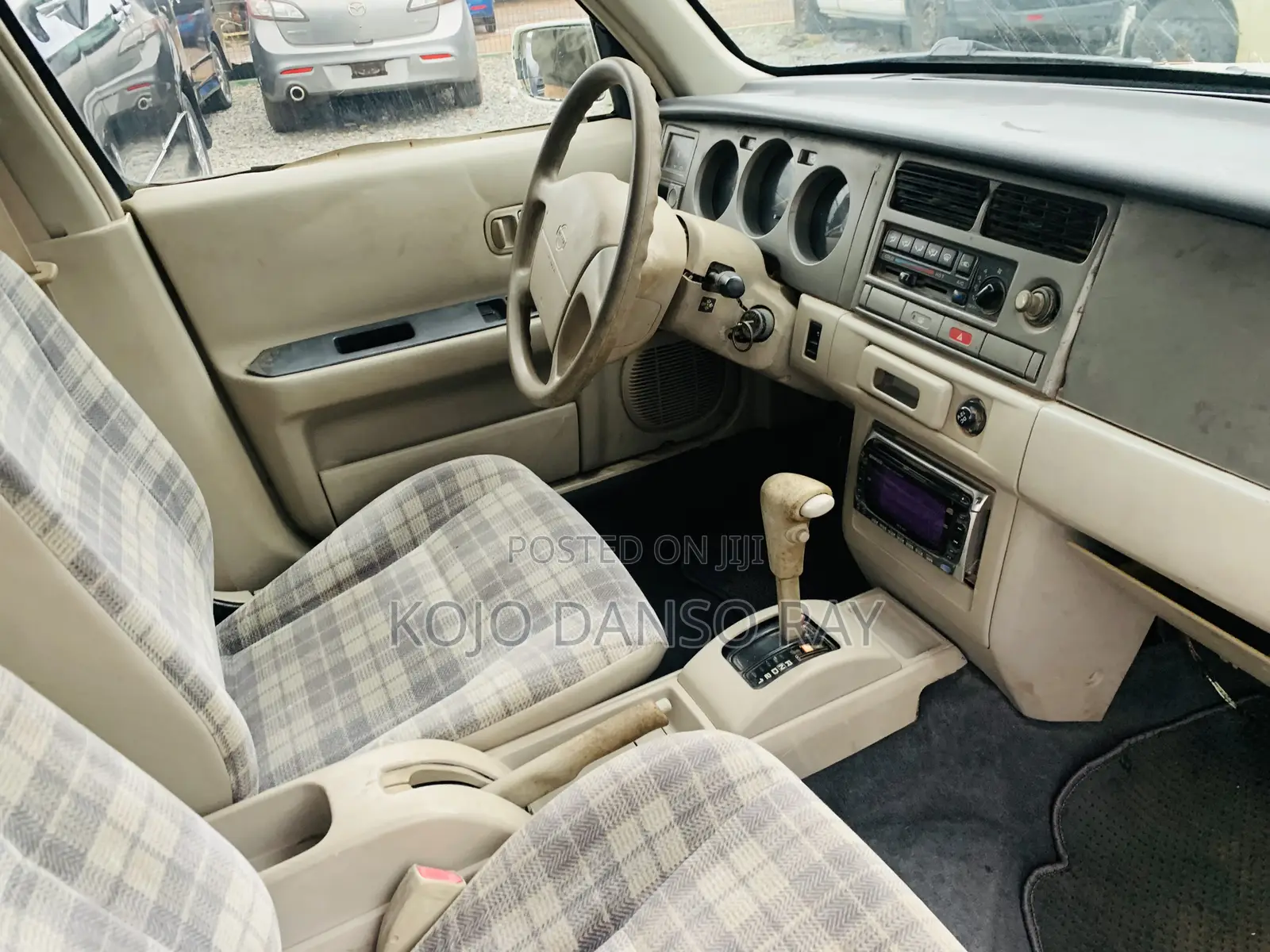 Nissan Rasheen 2000 White
