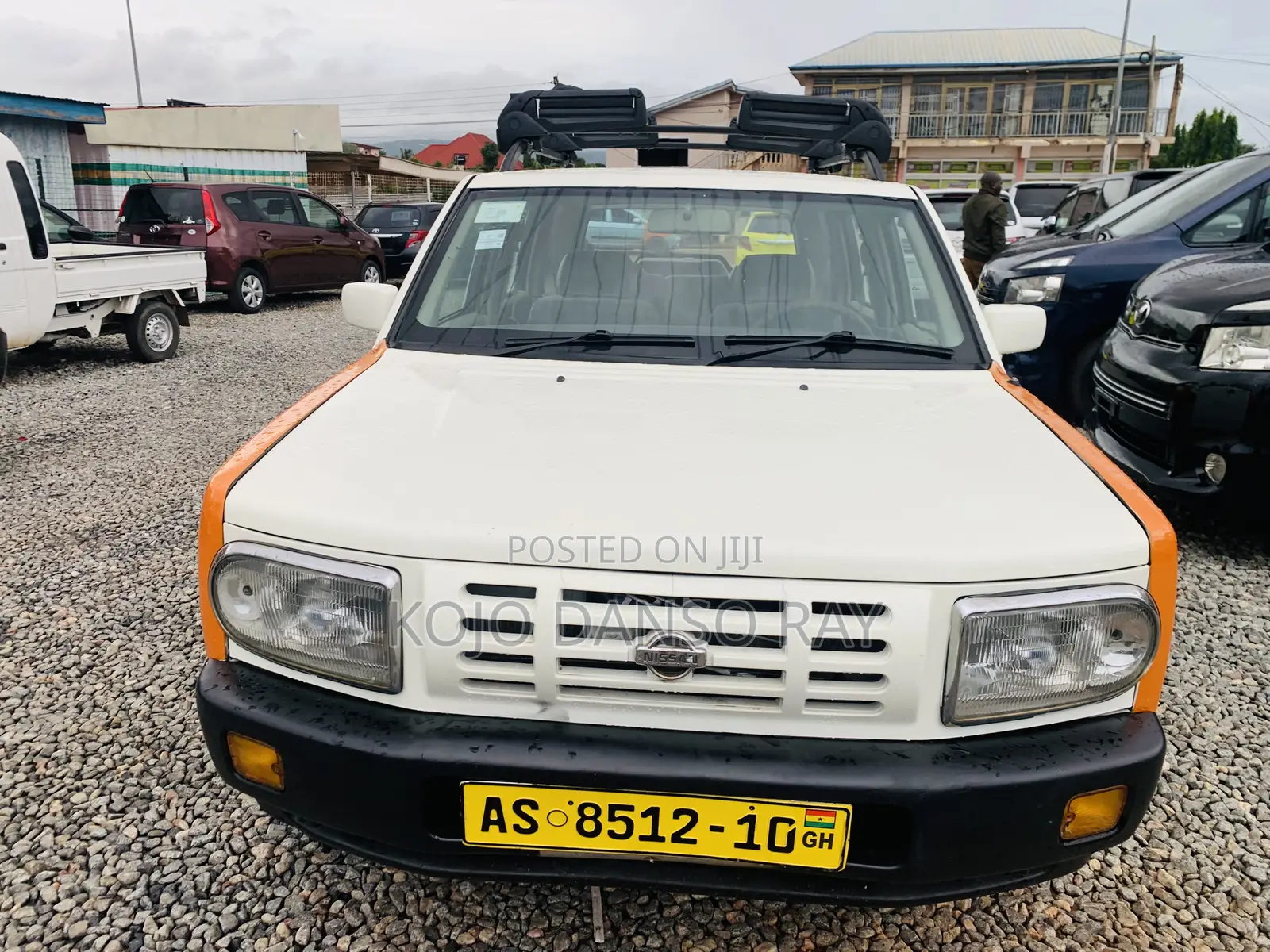 Nissan Rasheen 2000 White