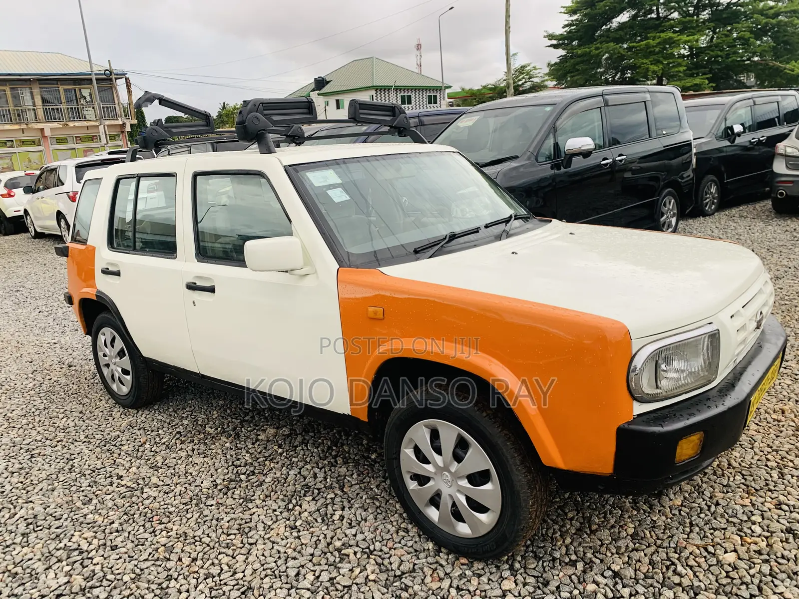 Nissan Rasheen 2000 White