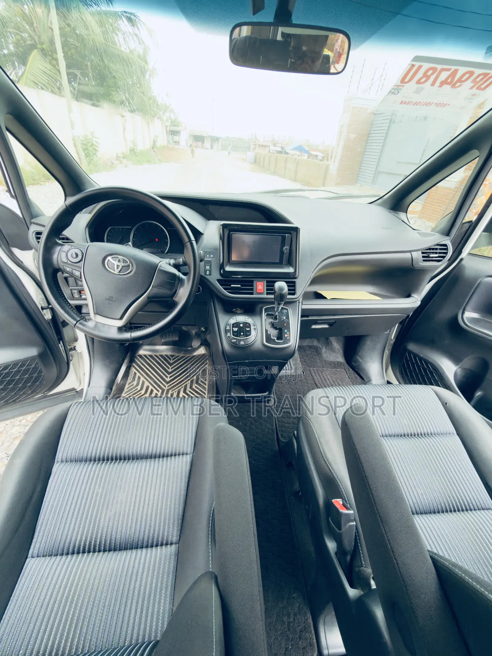 Toyota Voxy SV Premium 2014 White