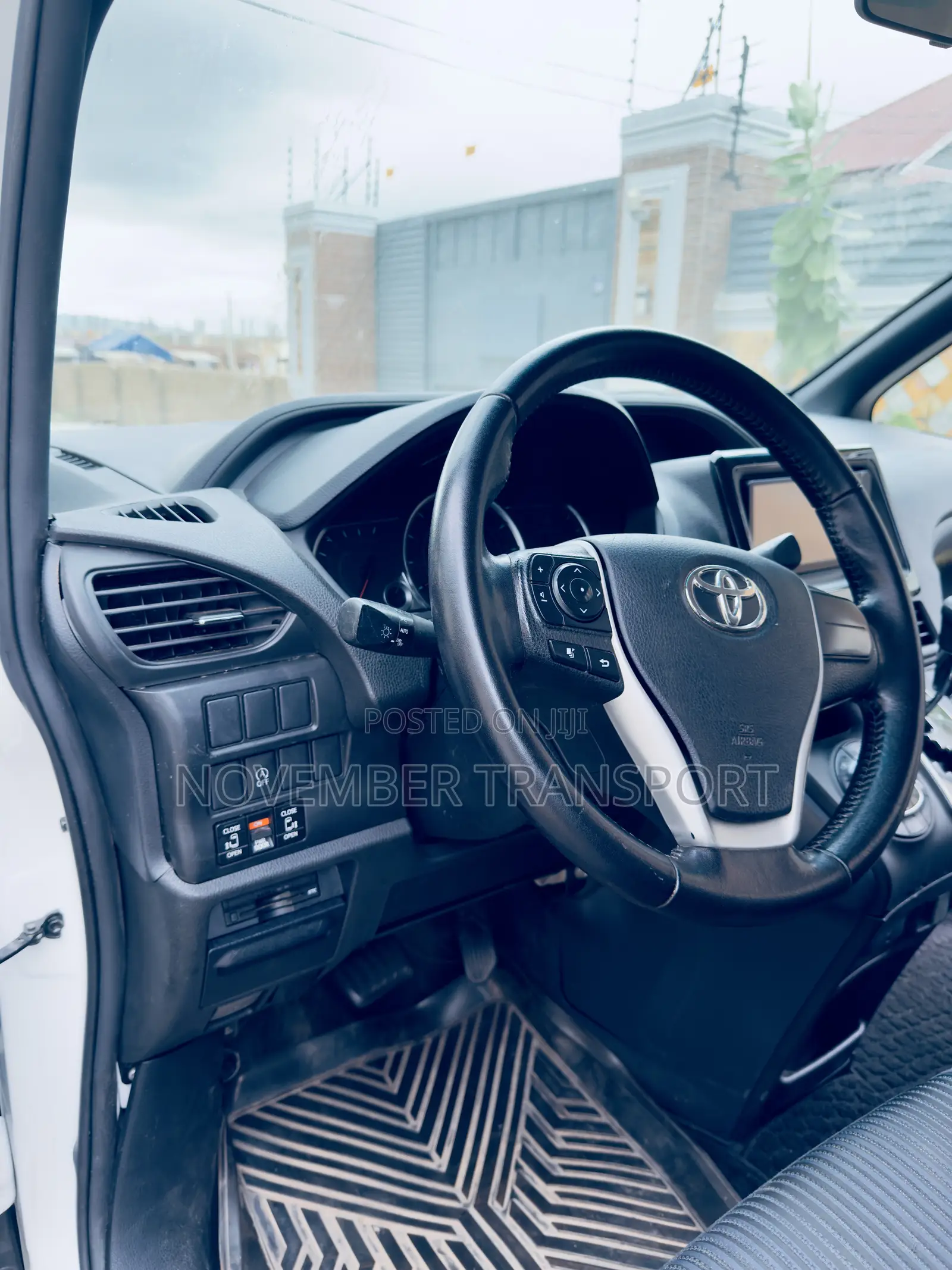 Toyota Voxy SV Premium 2014 White