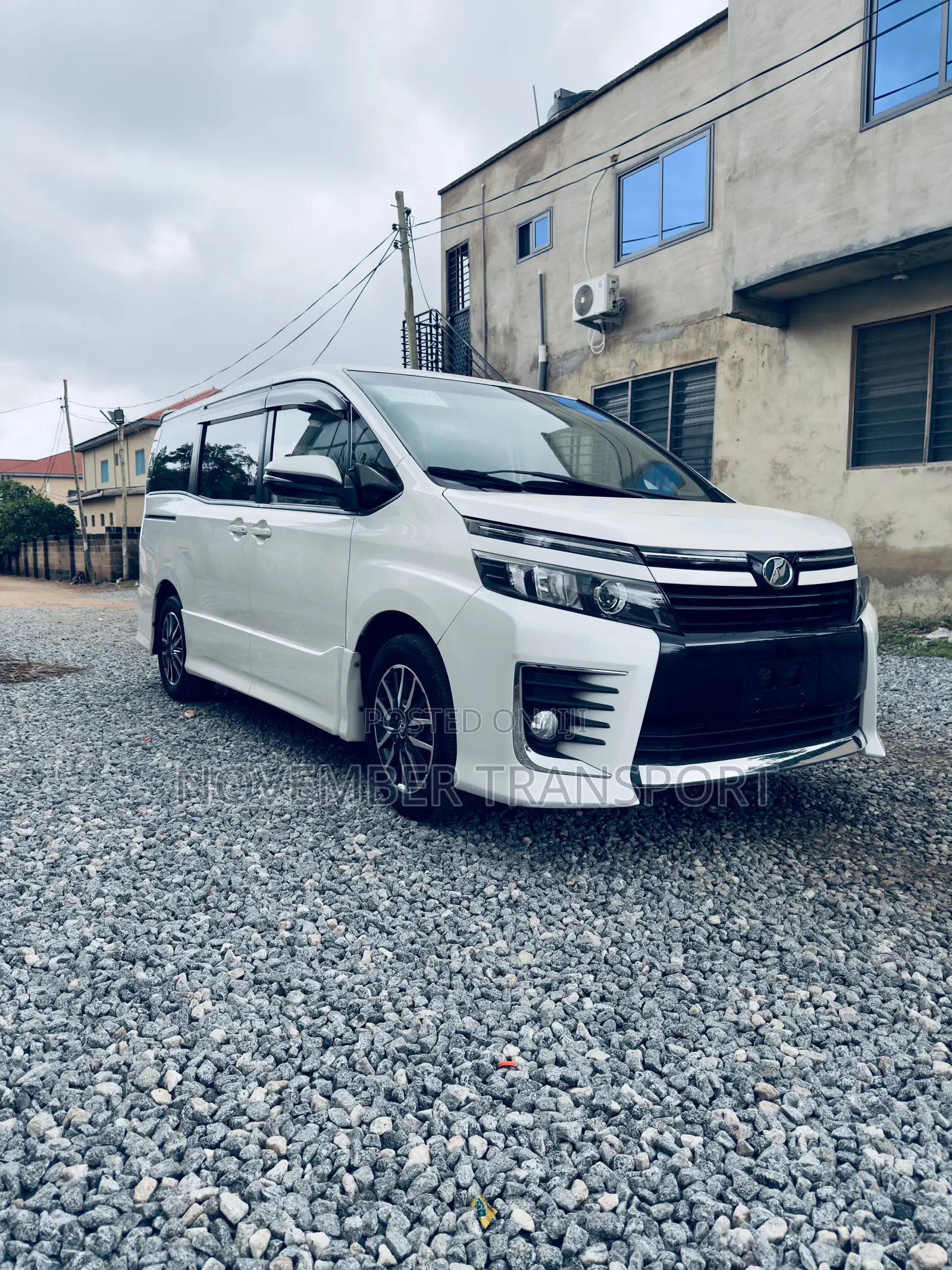 Toyota Voxy SV Premium 2014 White