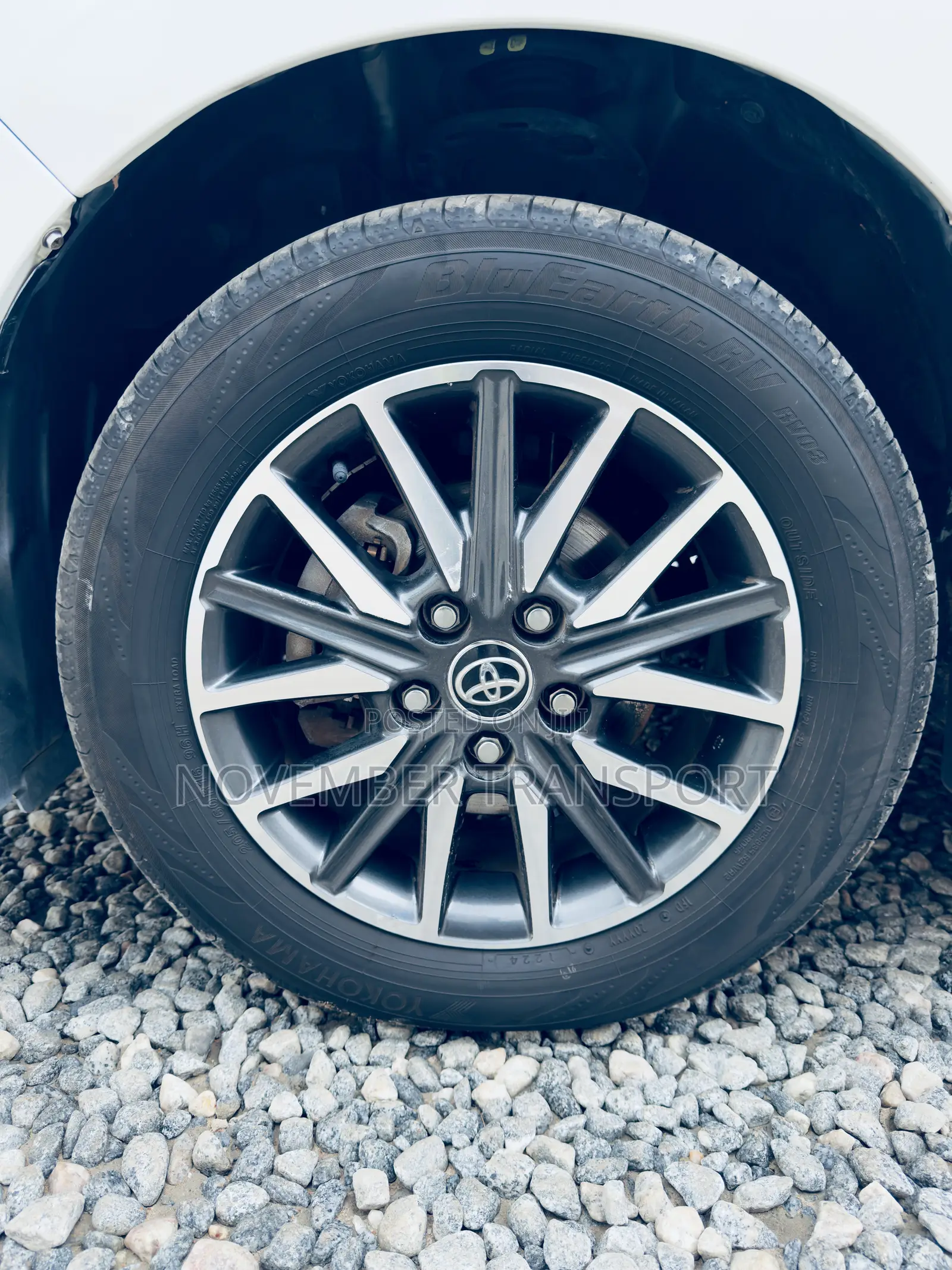 Toyota Voxy SV Premium 2014 White