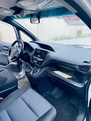 Toyota Voxy SV Premium 2014 White