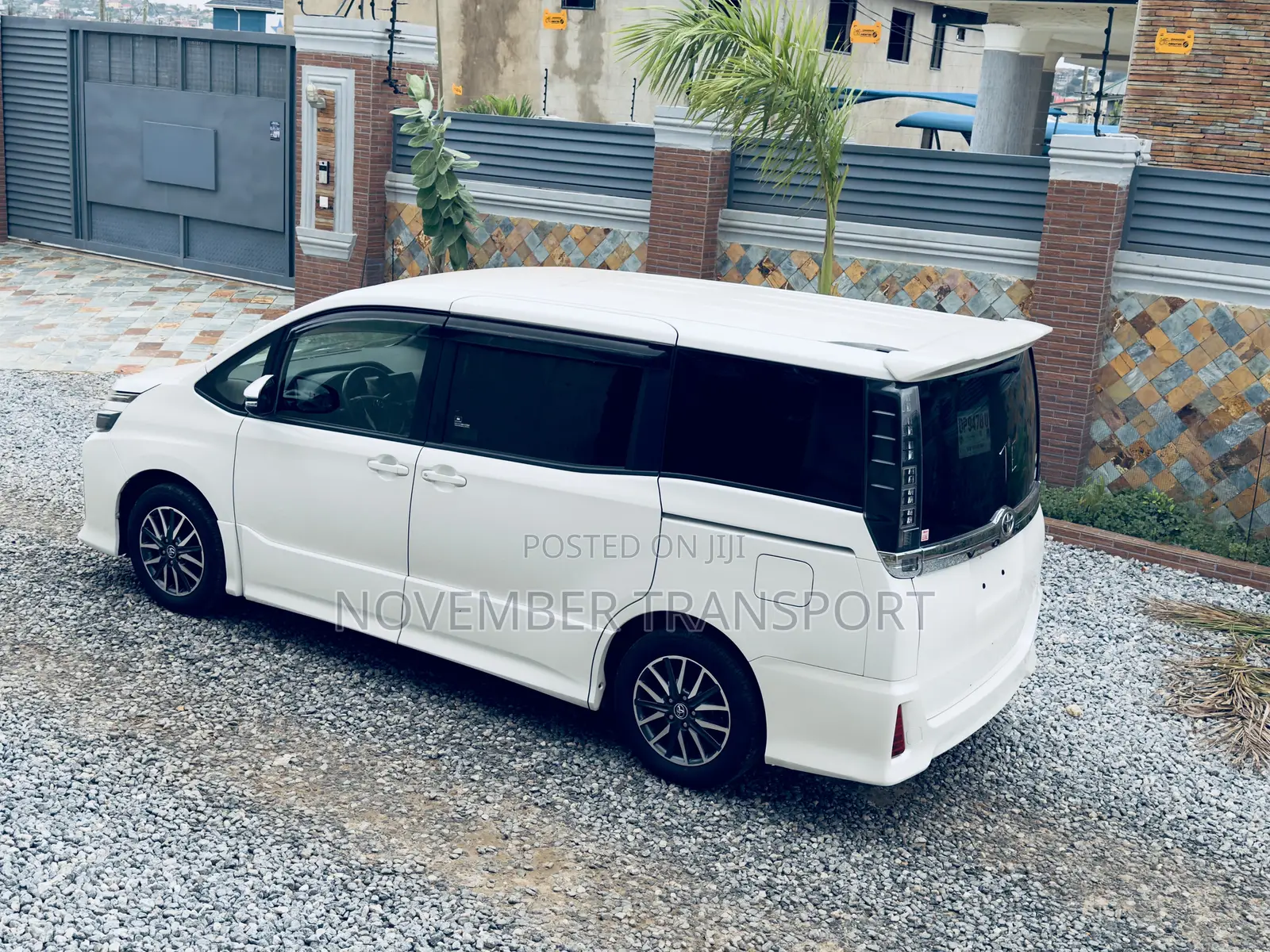 Toyota Voxy SV Premium 2014 White
