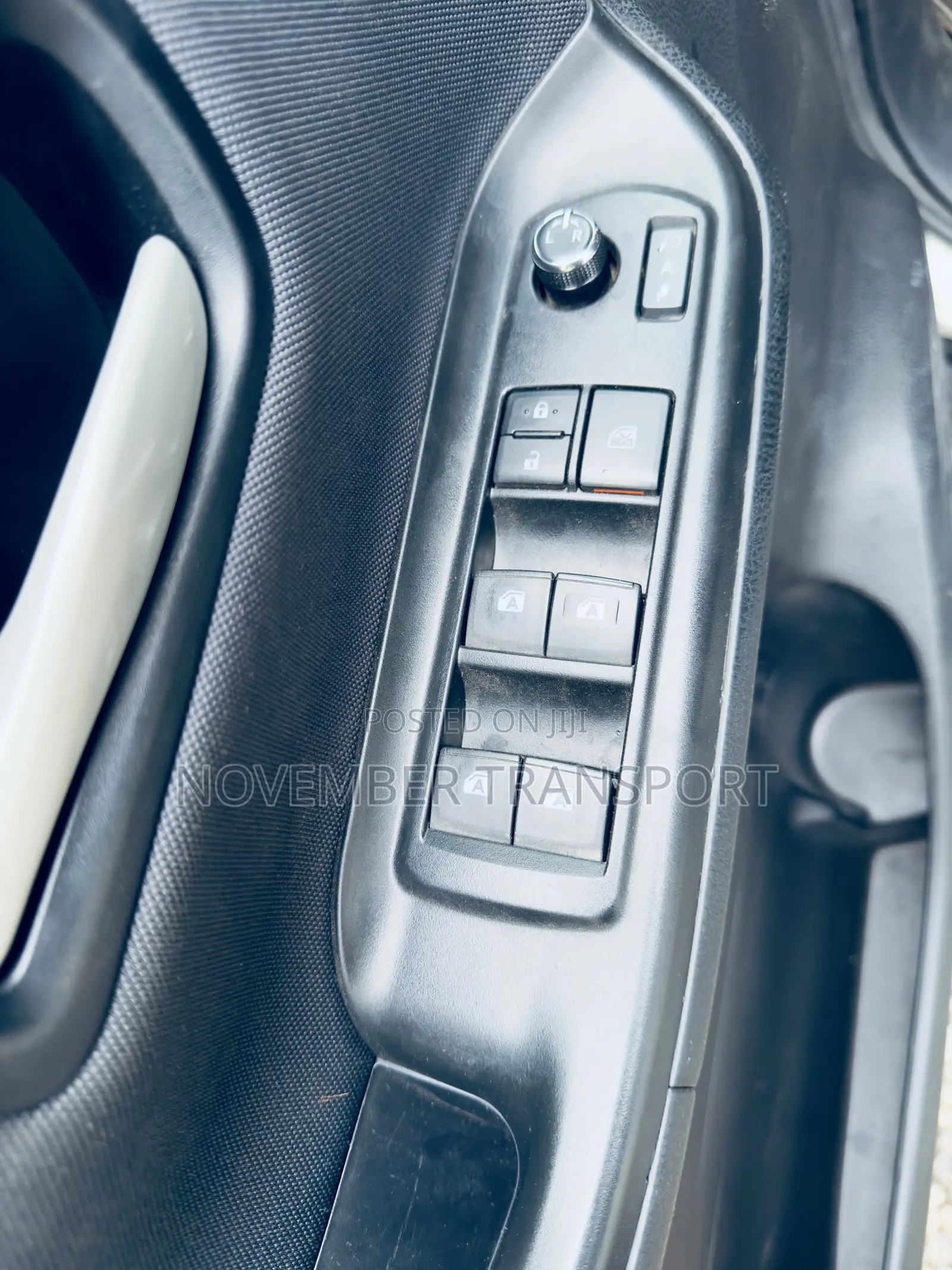 Toyota Voxy SV Premium 2014 White