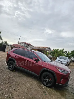 Toyota RAV4 XLE 2022 Red