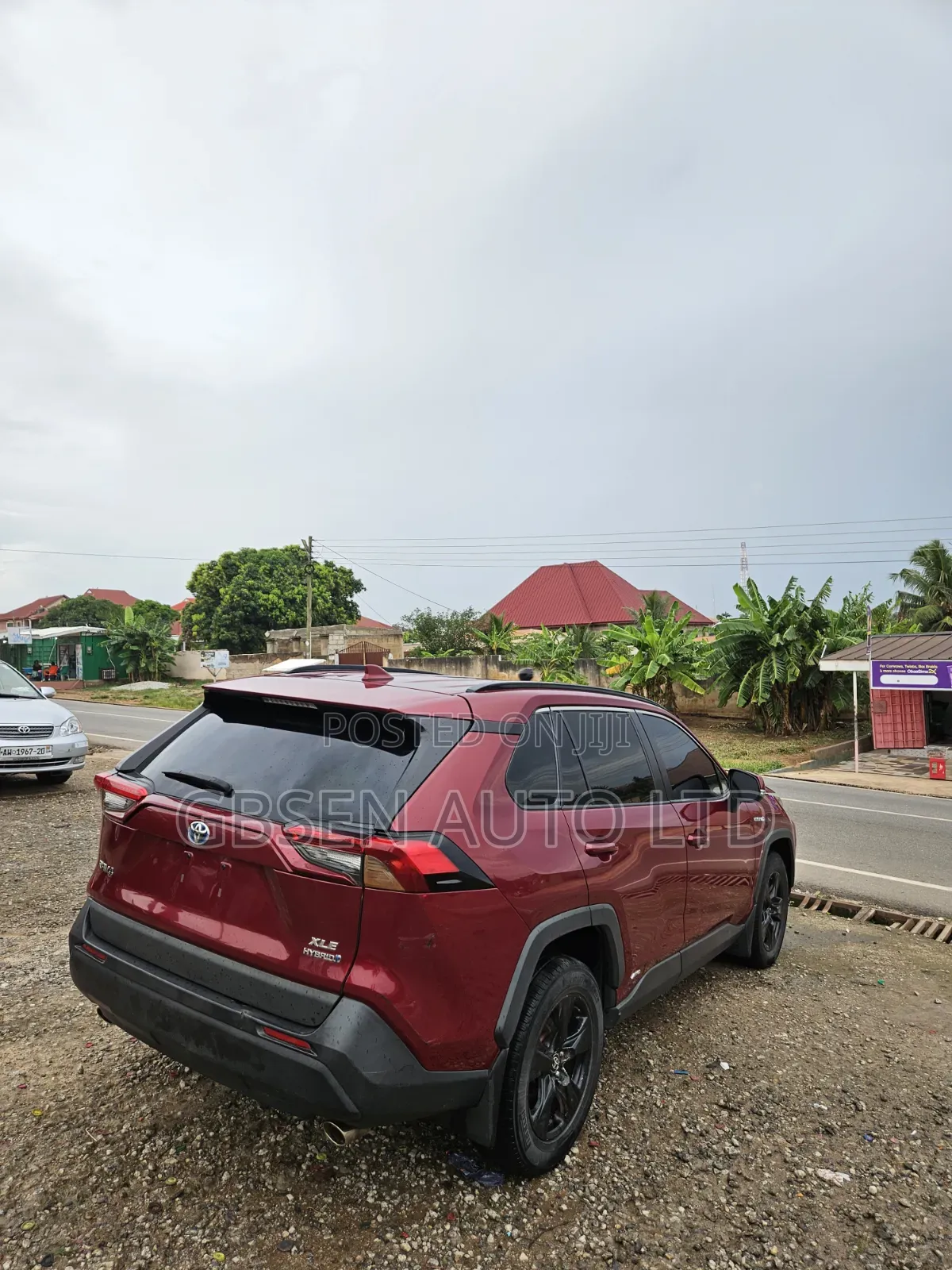Toyota RAV4 XLE 2022 Red