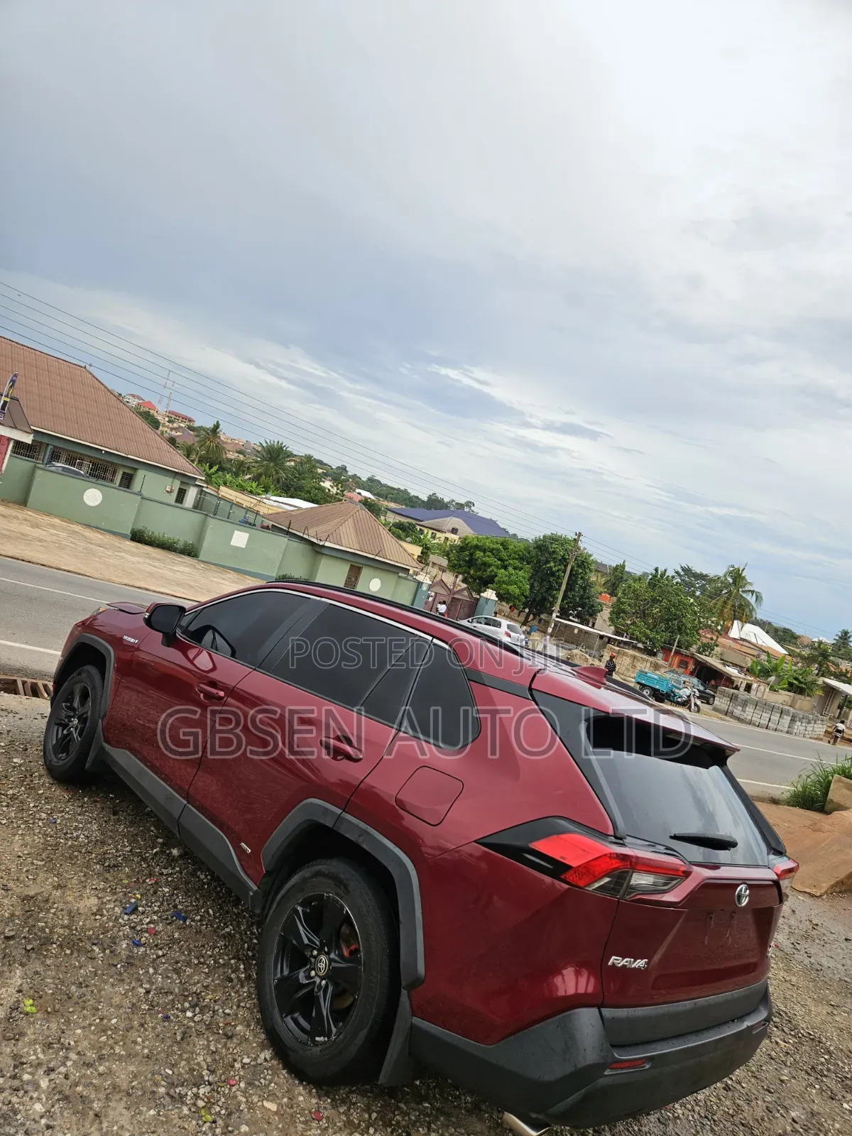 Toyota RAV4 XLE 2022 Red