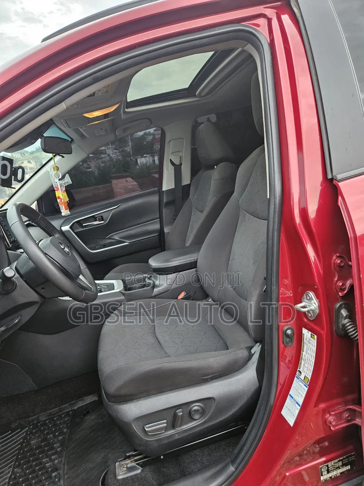 Toyota RAV4 XLE 2022 Red