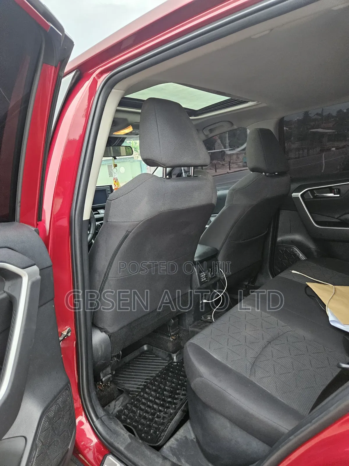 Toyota RAV4 XLE 2022 Red