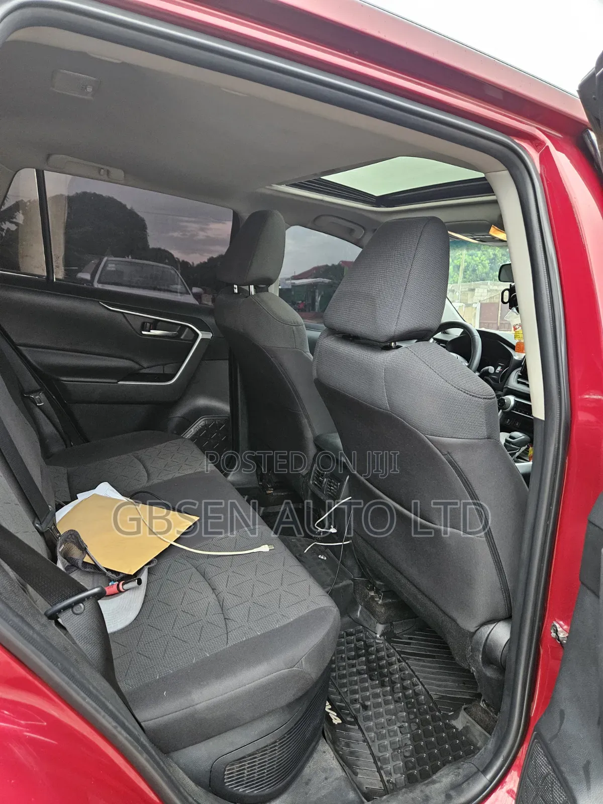 Toyota RAV4 XLE 2022 Red