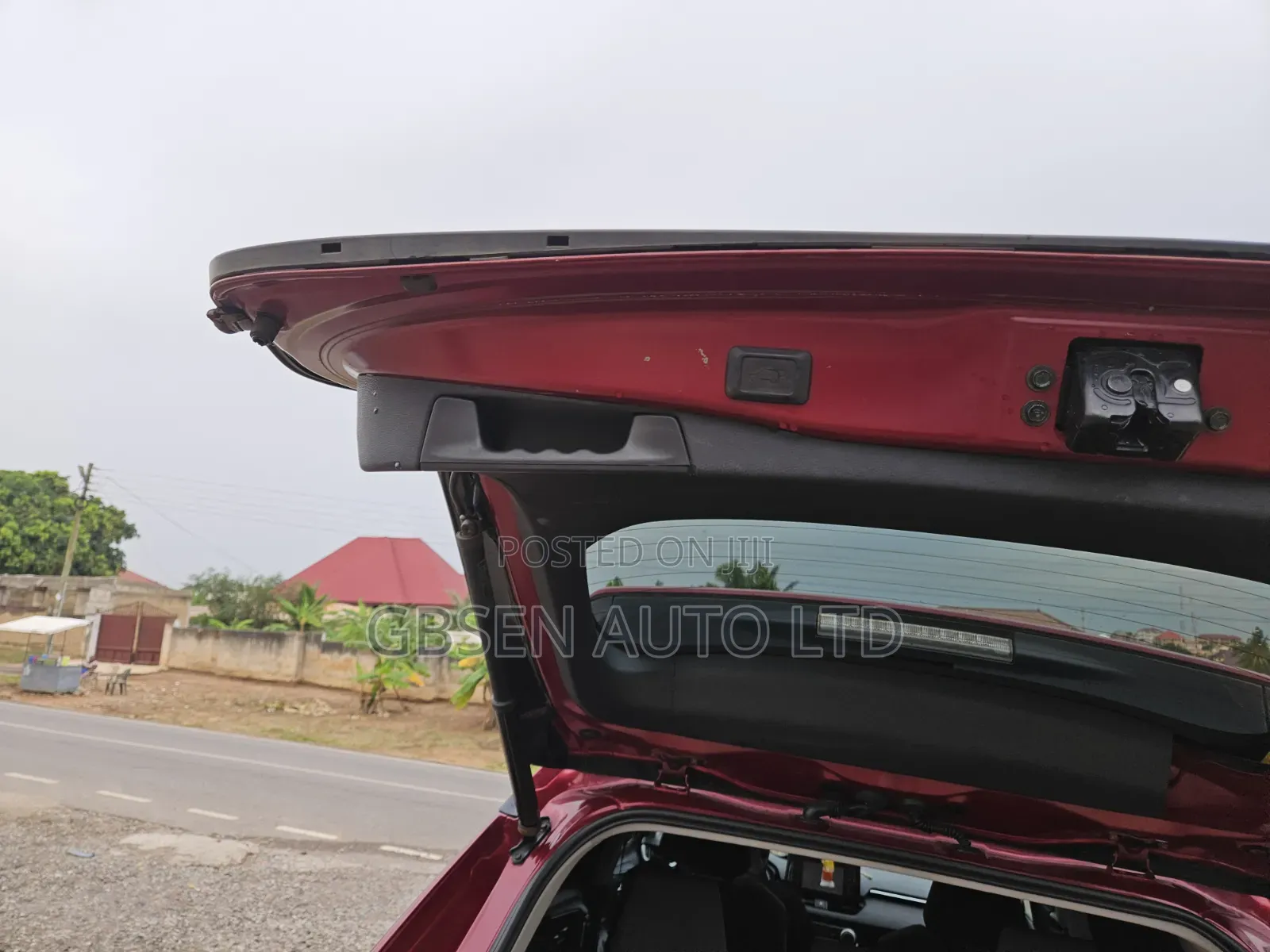 Toyota RAV4 XLE 2022 Red