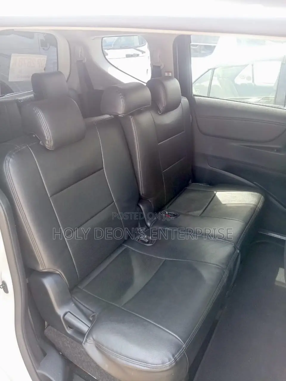 Toyota Sienta 1.5 FWD (6-seater) 2016 White