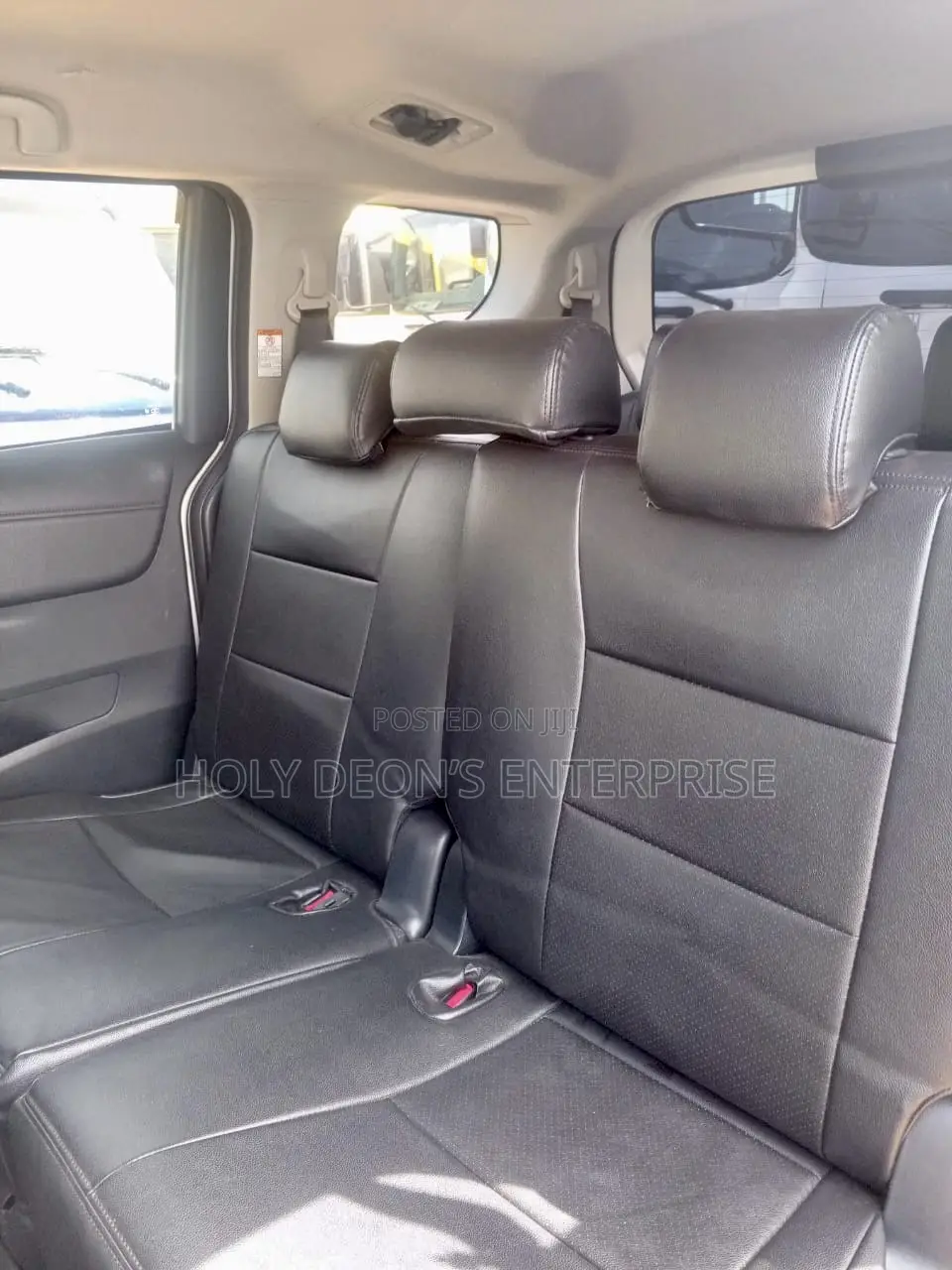 Toyota Sienta 1.5 FWD (6-seater) 2016 White