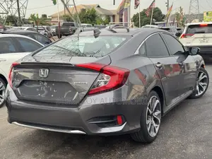 Honda Civic Touring Sedan 2019 Gray