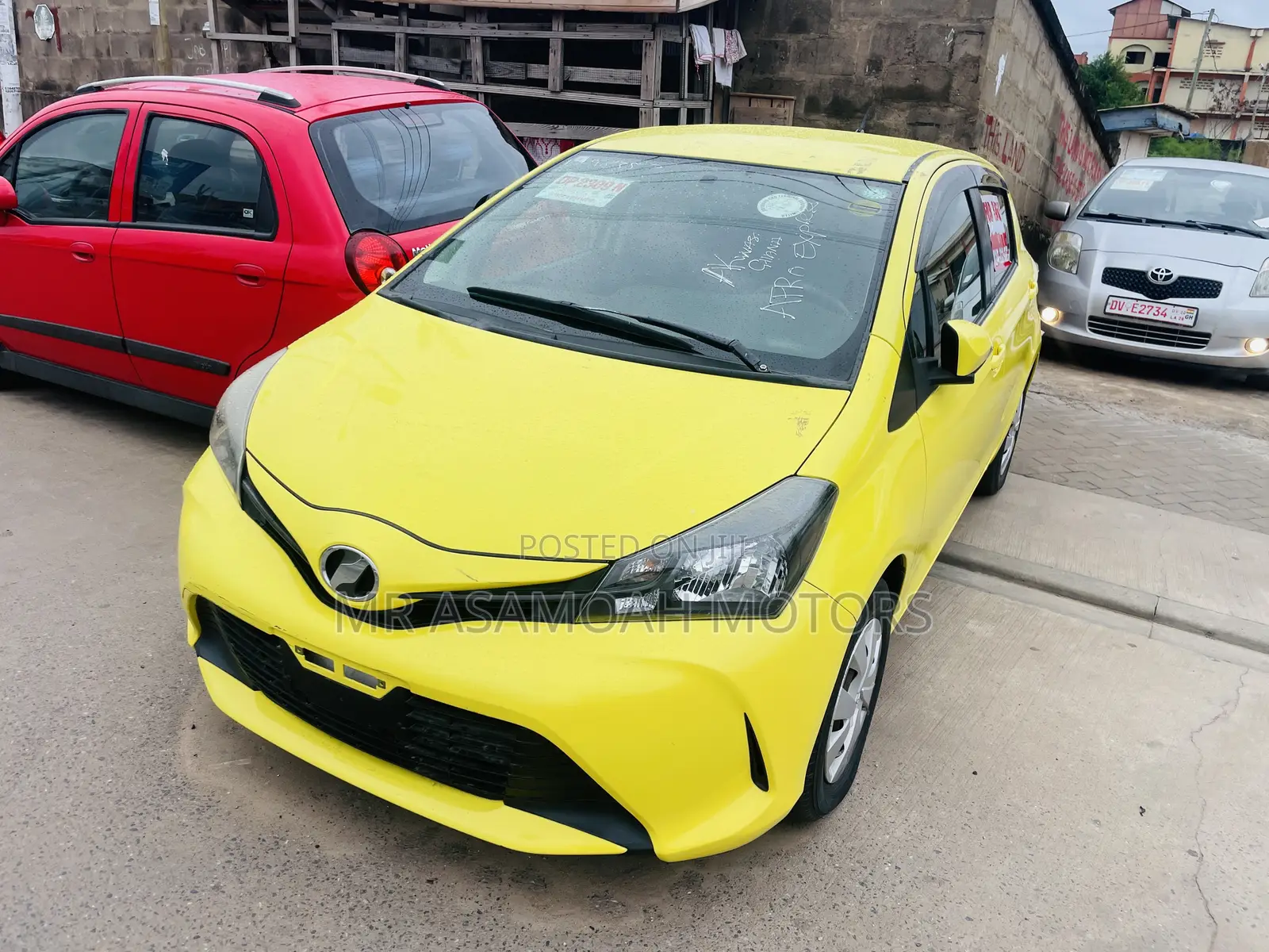 Toyota Vitz 1.3 FWD 3dr 2015 Yellow
