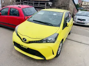 Toyota Vitz 1.3 FWD 3dr 2015 Yellow