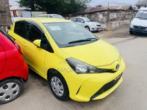 Toyota Vitz 1.3 FWD 3dr 2015 Yellow