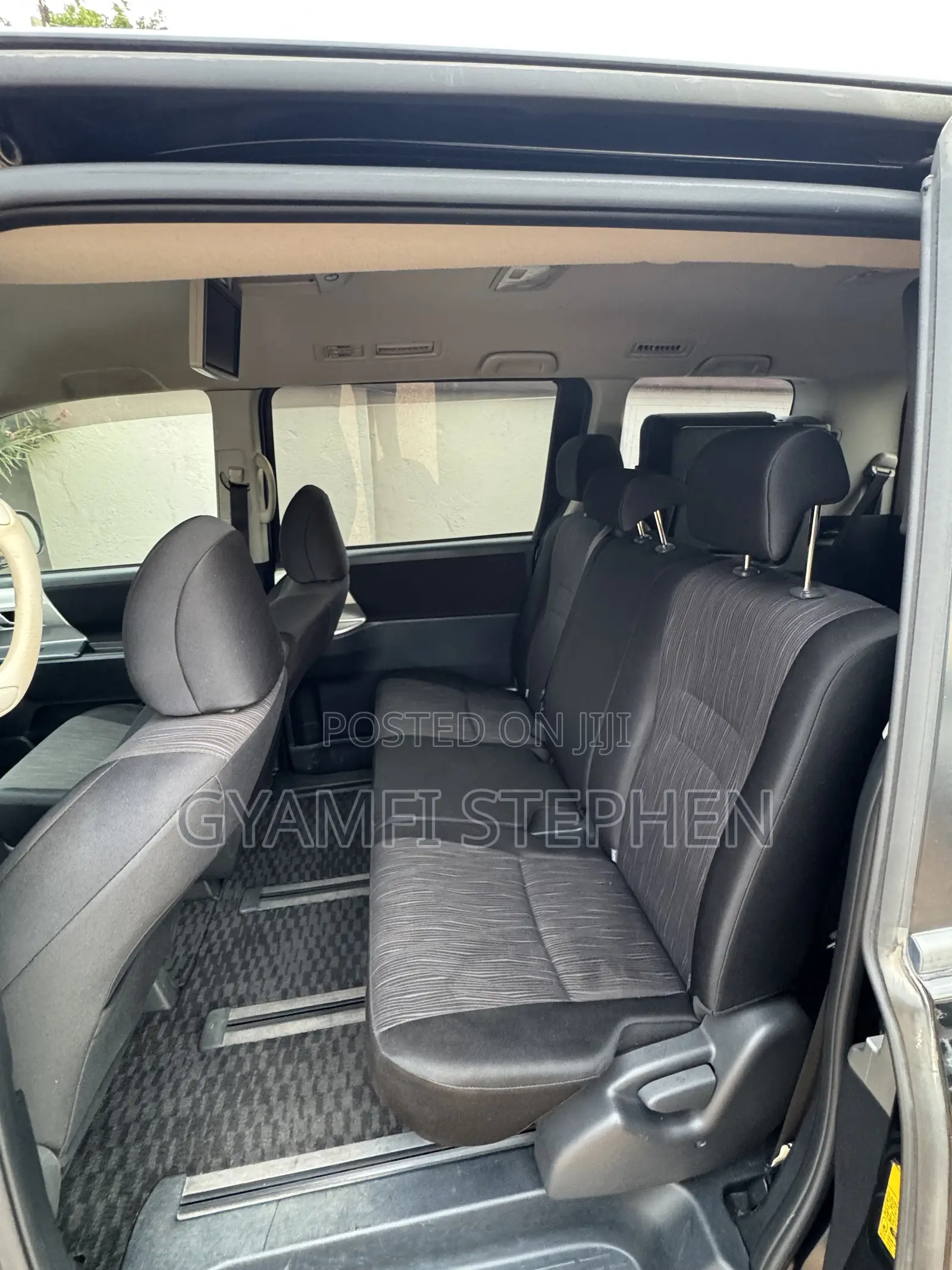 Toyota Voxy 2010 Black