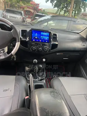 Toyota Hilux SR5 4x4 2015 Gray