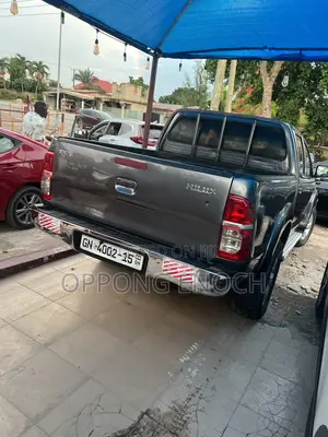 Toyota Hilux SR5 4x4 2015 Gray