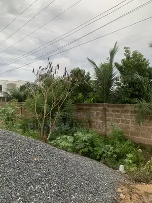 6bdrm Duplex in Ofankor for sale