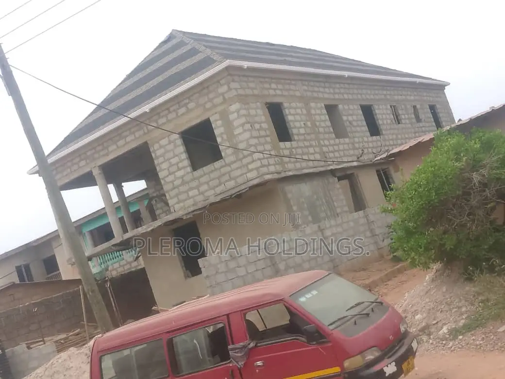 6bdrm Duplex in Ofankor for sale
