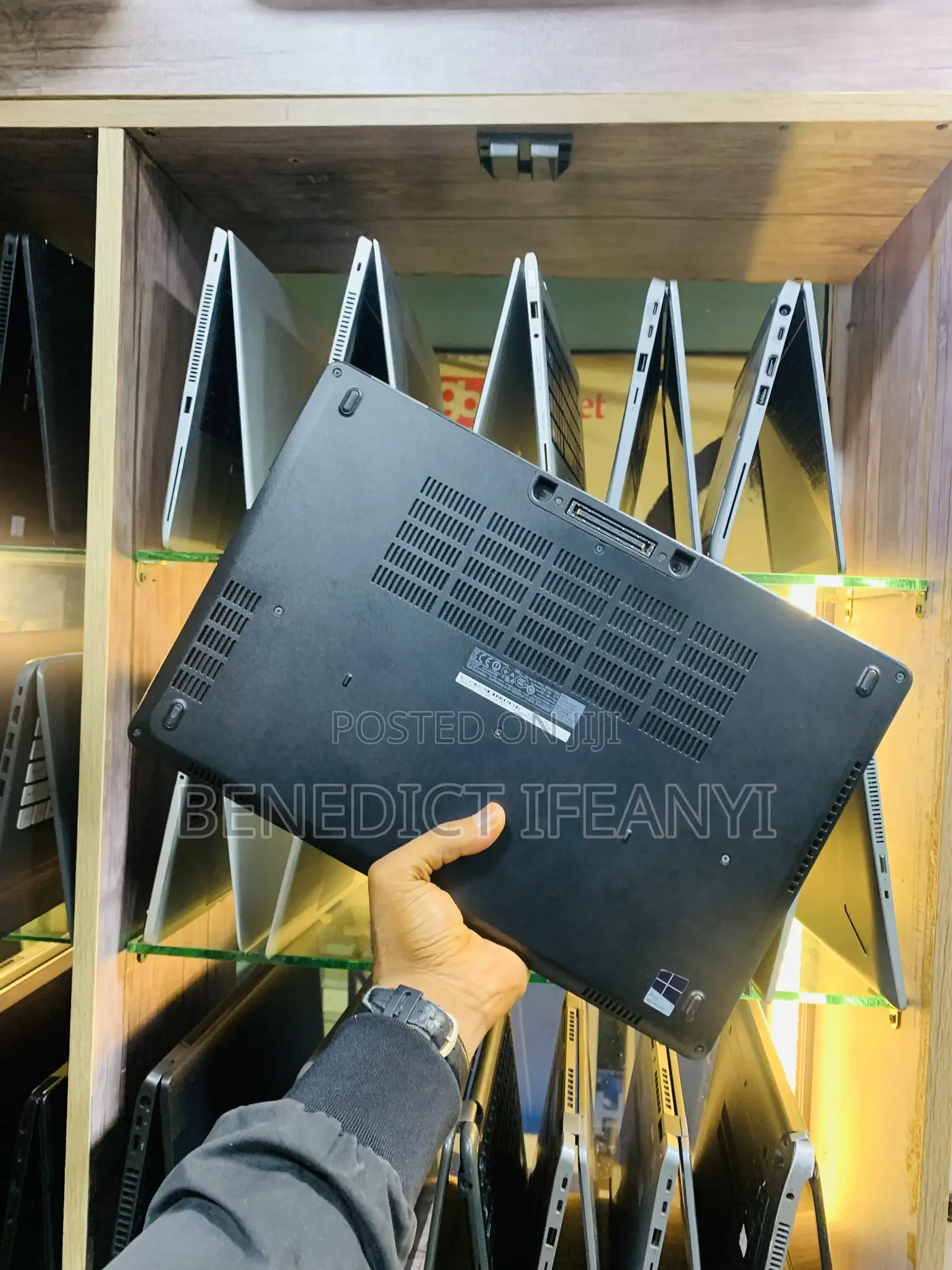Laptop Dell Latitude 15 E5570 8GB Intel Core i5 HDD+SSD 250GB