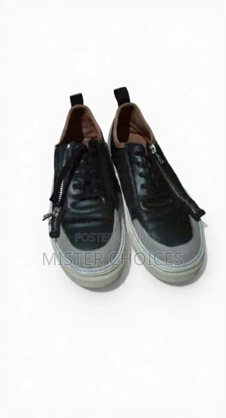 Urgent Sale Unisex Fashion Sneaker